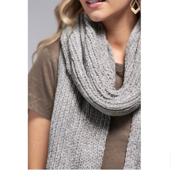 Gray Chenille Oblong Scarf - Picture 2 of 4